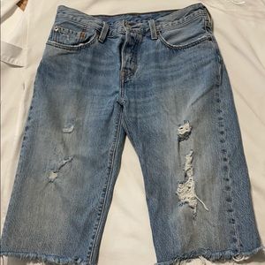 🔥 💙Levi’s 501 CT over the knee shorts